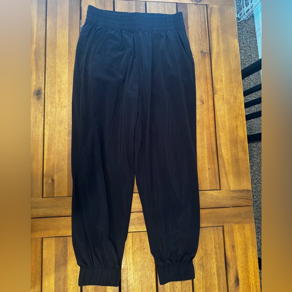 Women’s Vuori Villa Cargo Black Joggers